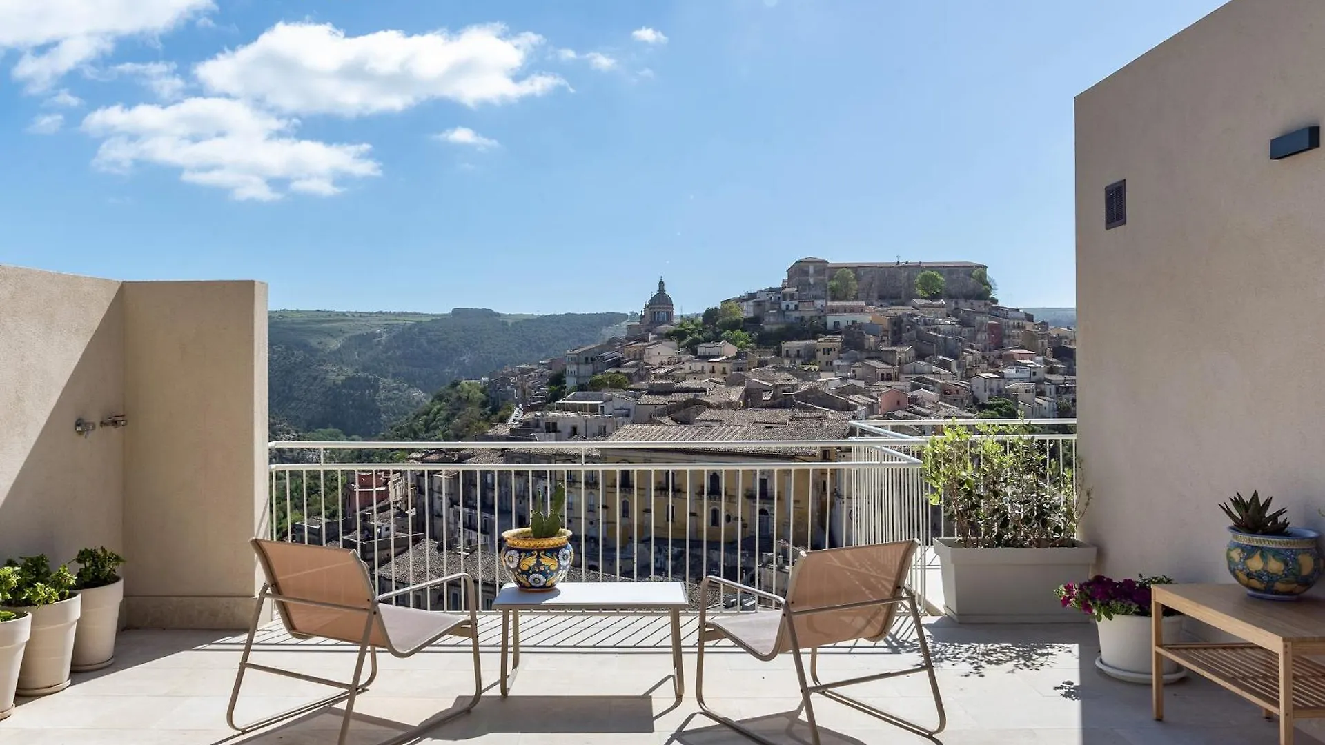 La Casa Di Irene - Suites Con Vista contacts